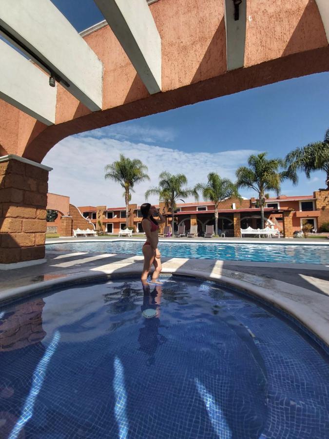 Hotel Meson Del Puente Acambaro ภายนอก รูปภาพ